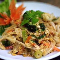 TH6c: Satay Noodles Stir Fried with Chicken